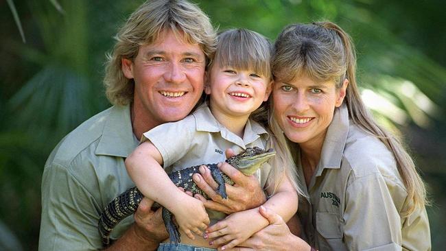 Steve Irwin with Terri and daughter Bindi at Australia Zoo in 2002.