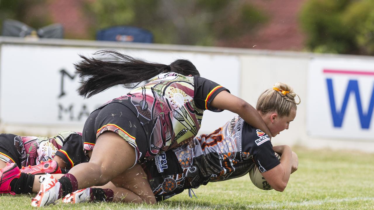 Kayla Jackson scores a try. Picture: Kevin Farmer