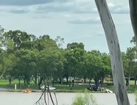 Second car pulled from Fitzroy River