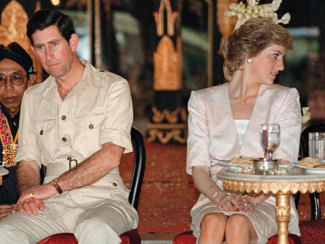 Britain's Prince Charles (L) and Diana Princess of Wales watch Indonesian tribal dancers in Yogyakarta, Indonesia, 05/11/1989.