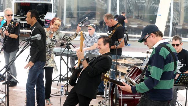 The Full Stops gear up for Blues on Broadbeach The Full Stops gear up ...