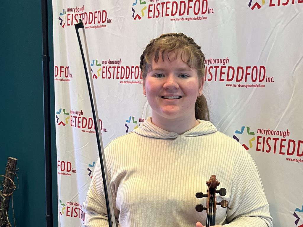 Jodie Dodd, 15, performing at the Maryborough Eisteddfod.