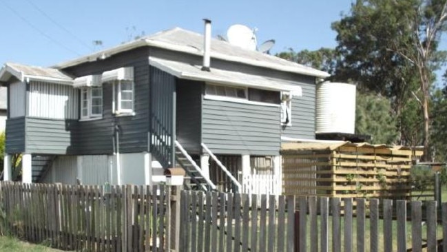 The town has a number of Queenslander-style houses.