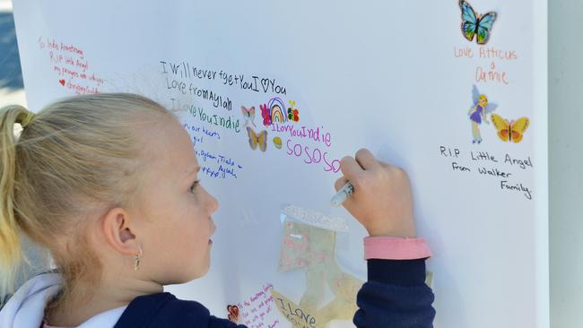 Children left messages for Indie at the scene.