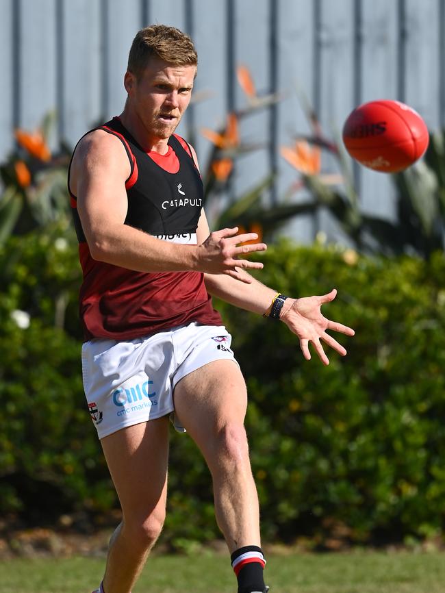 Dan Hannebery trains on Friday. Photo: Quinn Rooney/Getty Images