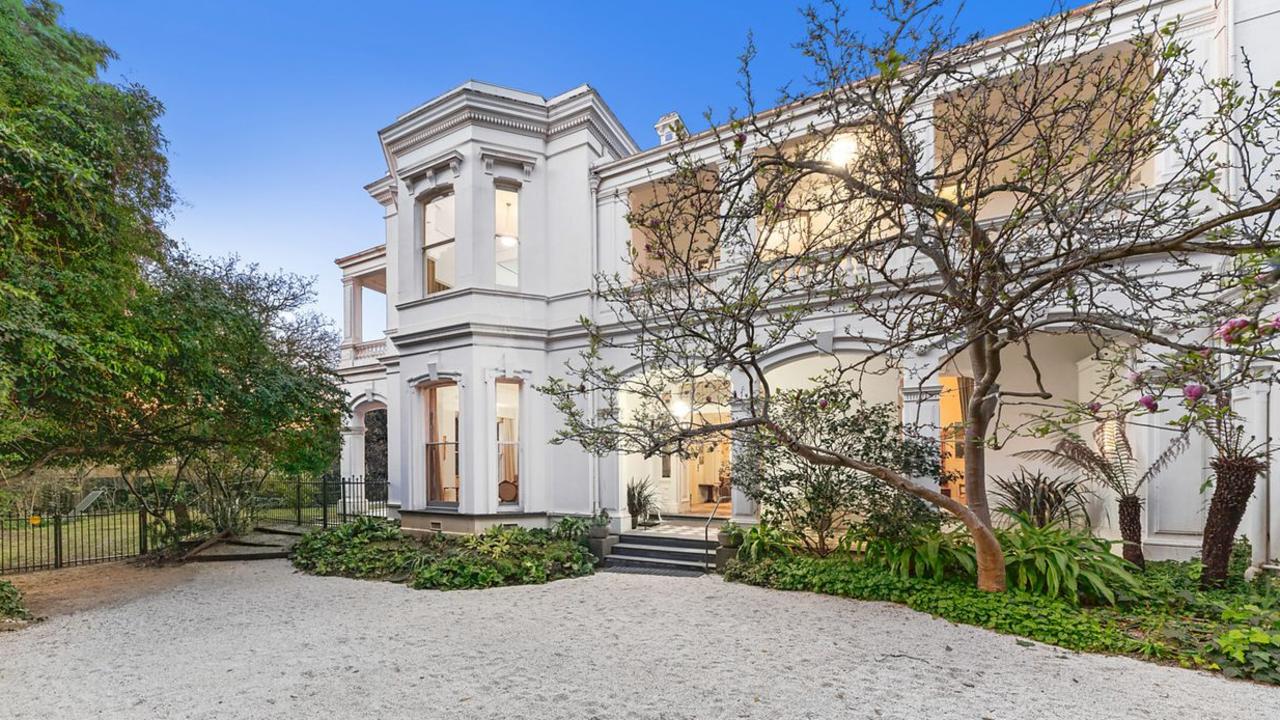 Musical Toorak Mansion Carmyle Strikes A Chord On The Market | News.com ...