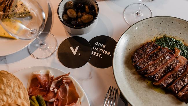 Rutherglen has received the greatest gift of all for the holidays— a new-look pub dishing up the classics and Mediteranean fare.