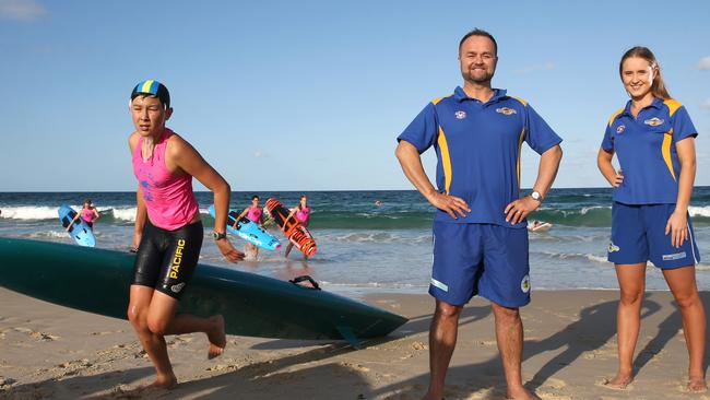 Kevin Schofield with Noah Colbert and Hayley Bowers. Photo: Regi Varghese