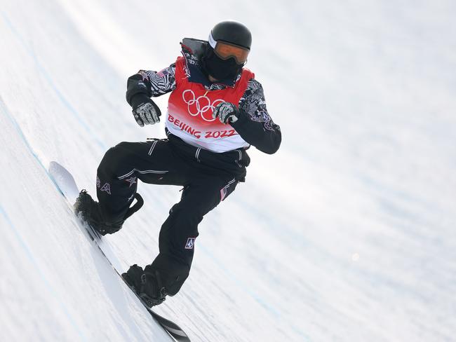 ZHANGJIAKOU, CHINA - FEBRUARY 09: Shaun White of Team United States competes during the Men's Snowboard Halfpipe Qualification on Day 5 of the Beijing 2022 Winter Olympic Games at Genting Snow Park on February 09, 2022 in Zhangjiakou, China. (Photo by Patrick Smith/Getty Images)