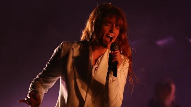 Florence falls over on stage