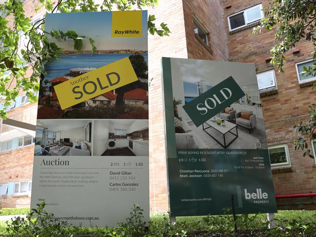 House prices are anticipated to fall as interest rates rise. Picture: NCA NewsWire/David Swift