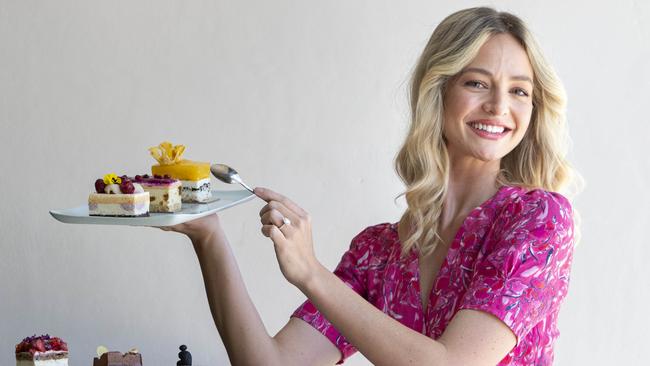 13/01/2022 Brooke McAuley choosing her wedding cake at Black Star Pastry.. Aaron Francis/Herald Sun