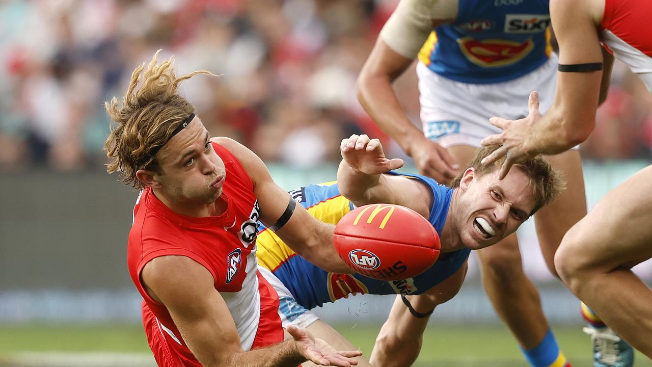 Sydney's James Rowbottom and Suns' Noah Anderson during the Round 6 AFL match between the Sydney Swans and Gold Coast Suns at the SCG on April 21, 2024. Photo by Phil Hillyard (Image Supplied for Editorial Use only - **NO ON SALES** - Â©Phil Hillyard )