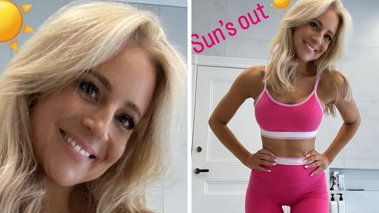 Carrie Bickmore shares racy bathroom selfie