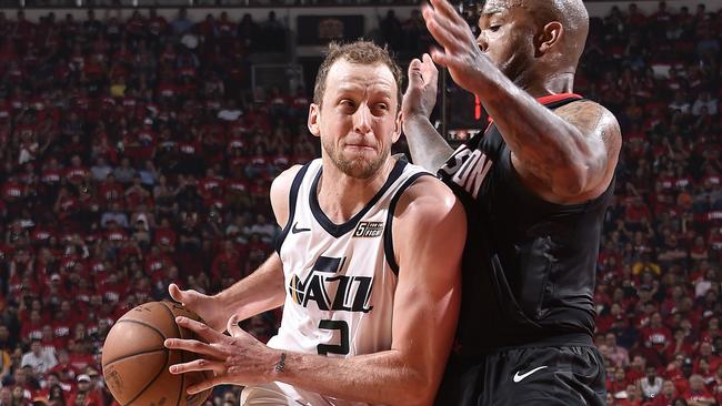 Joe Ingles of the Utah Jazz drives to the basket against the Houston Rockets. Copyright 2018 NBAE (Photo by Bill Baptist/NBAE via Getty Images)