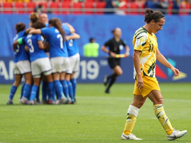 VALENCIENNES, FRANCE - JUNE 09: Lisa De Vanna of Australia looks dejected following the 2019 FIFA Women's World Cup France group C match between Australia and Italy at Stade du Hainaut on June 09, 2019 in Valenciennes, France. (Photo by Robert Cianflone/Getty Images)