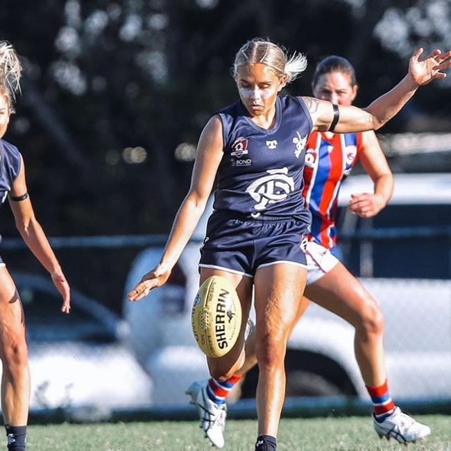 Courtney Ugle in action for the Coolangatta Bluebirds. Pic: Jessy Hart.