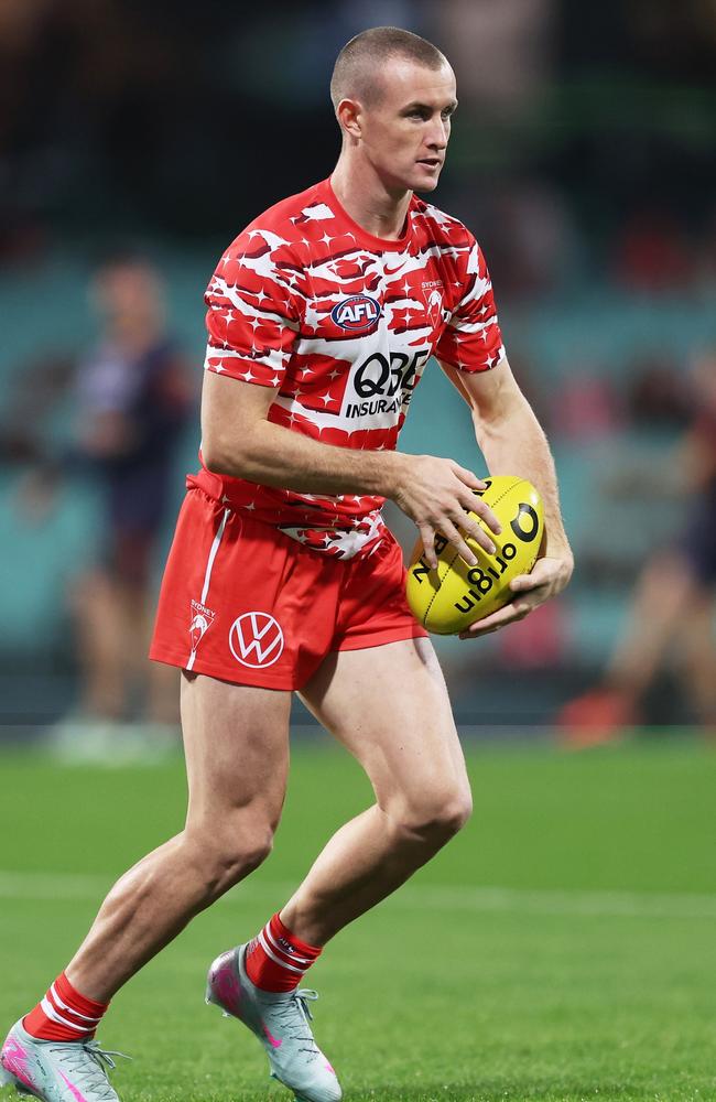 Chad Warner warms up before the round 12 clash against Adelaide. Picture: Matt King/AFL Photos/via Getty Images