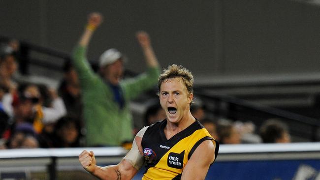 Former Richmond forward Kayne Pettifer kicked eight goals as Kyabram remained unbeaten to start the GVL season.