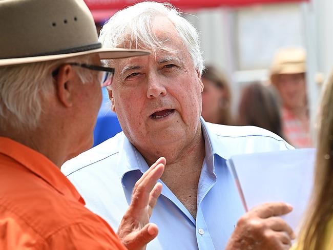 27/10/2020 : Clive Palmer during a press conference  with his candidate Steven Newbery , then handing out how to vote cards at a pre poll while on the hustings in the marginal electorate of Pumicestone,  north of Brisbane at Bribie Island for the upcoming QLD state election. Pic Lyndon Mechielsen