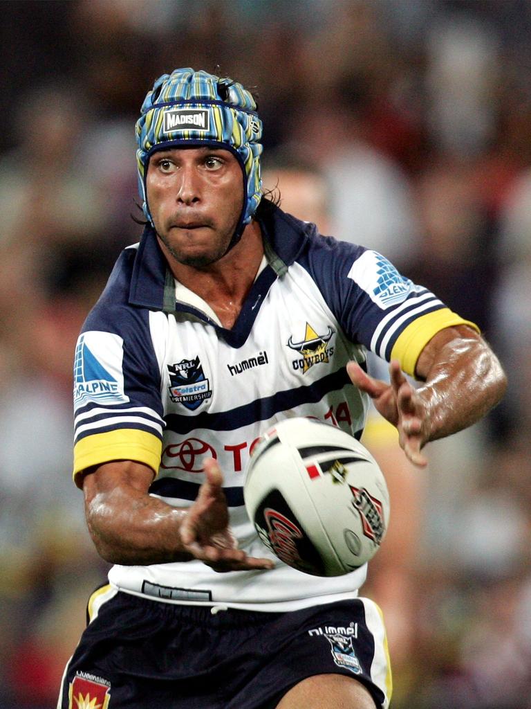 Johnathan Thurston in the opening match of the 2006 NRL season, wearing the same headgear as Tillett.