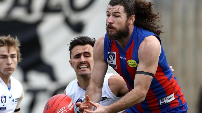 Port Melbourne streaks away from Footscray to go 5 0 in the VFL