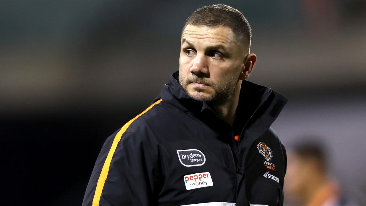 Wests Tigers tell Robbie Farah he can find new NRL club next season, NRL