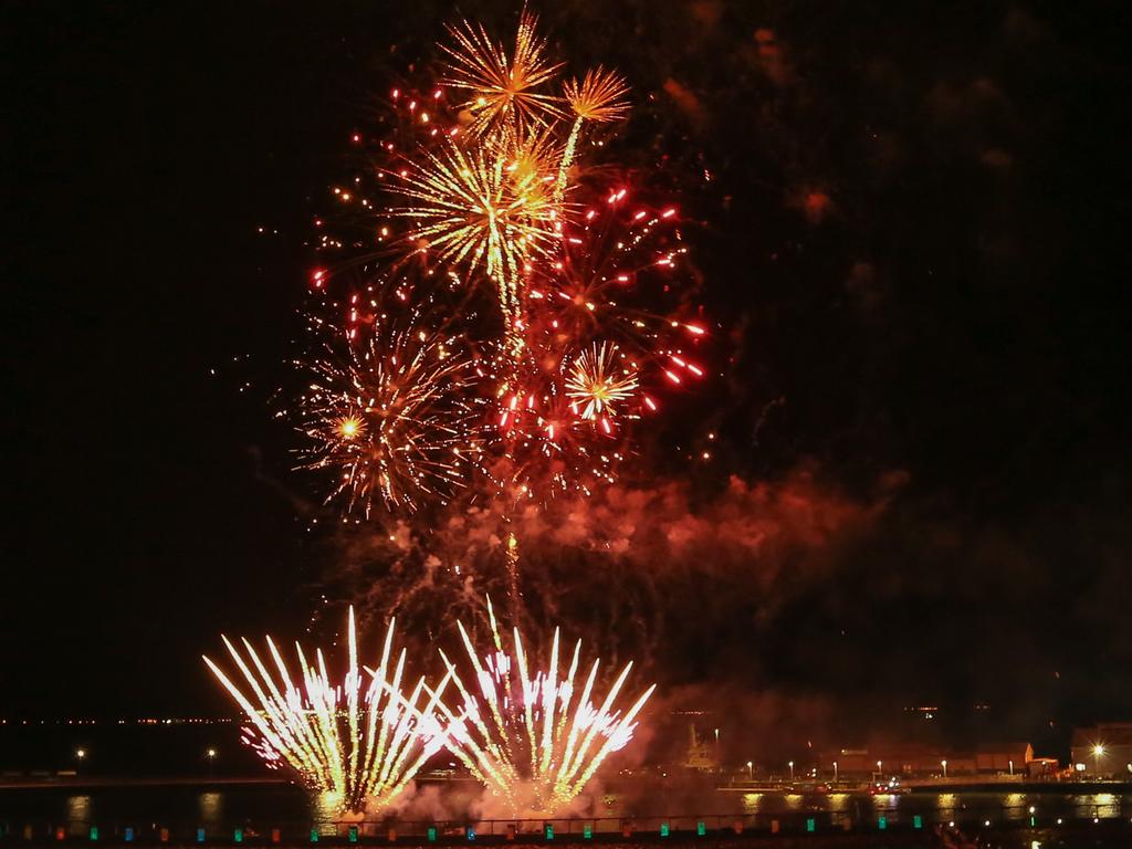 NYE fireworks 2020: Celebrations in Australia, world | video, photos ...