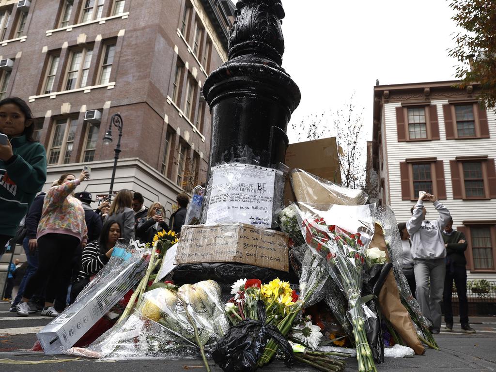 Fans left tributes to Matthew Perry outside the “Friends” building in New York. Picture: Getty Images