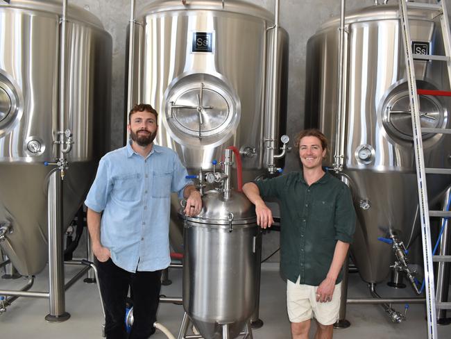 Dominic Hurley (left) and Shanu Walsh (right) are the founders of Murwillumbah brewing company Ventura Brewing.