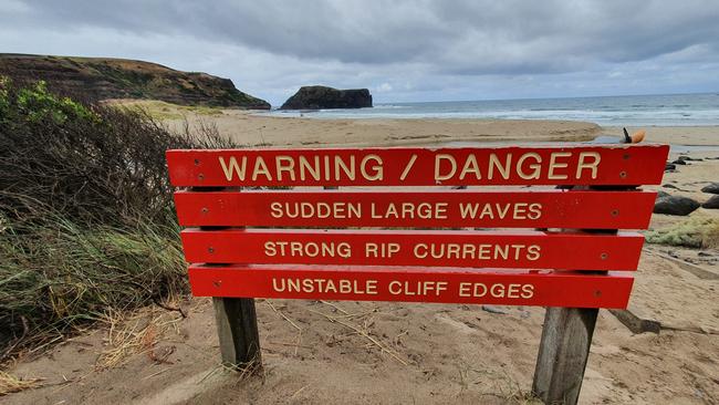 Warnings are displayed at Bushrangers Bay.