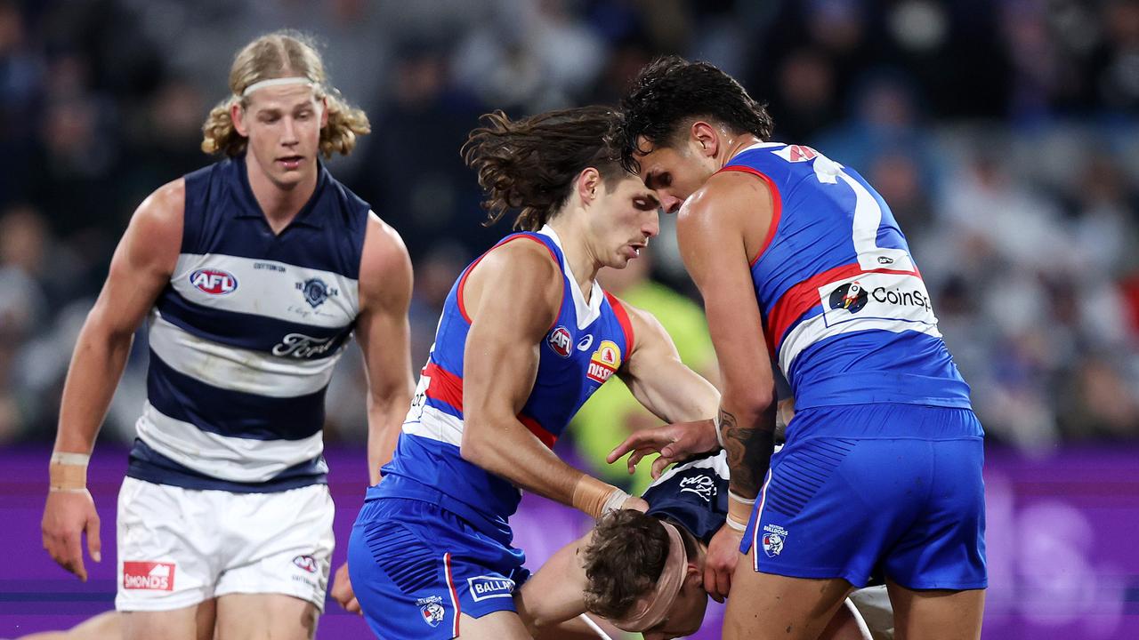 MELBOURNE, JULY 20, 2024: 2024 AFL – Round 19 – Geelong Cats V Western Bulldogs at GMHBA Stadium. Picture: Mark Stewart