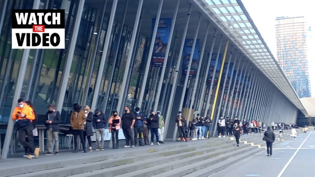 Crazy vaccination queues in Melbourne