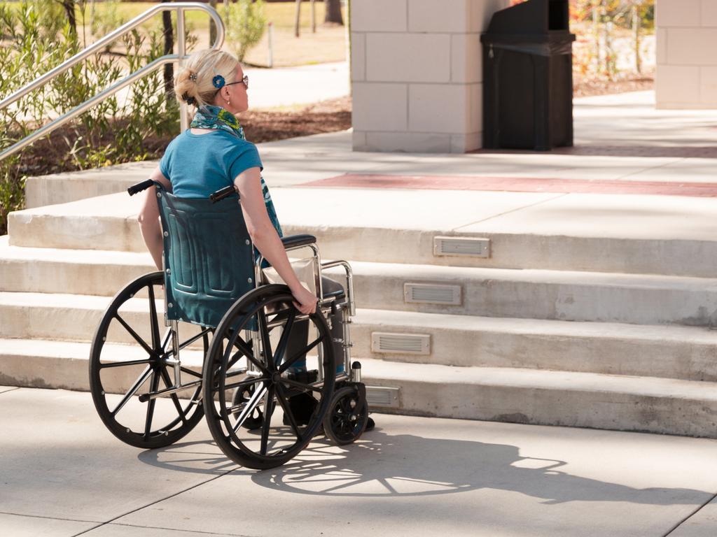 Дисабилити сайт для инвалидов. Инвалид. Костюм для инвалидов. Самые необычные инвалиды. Не инвалид.