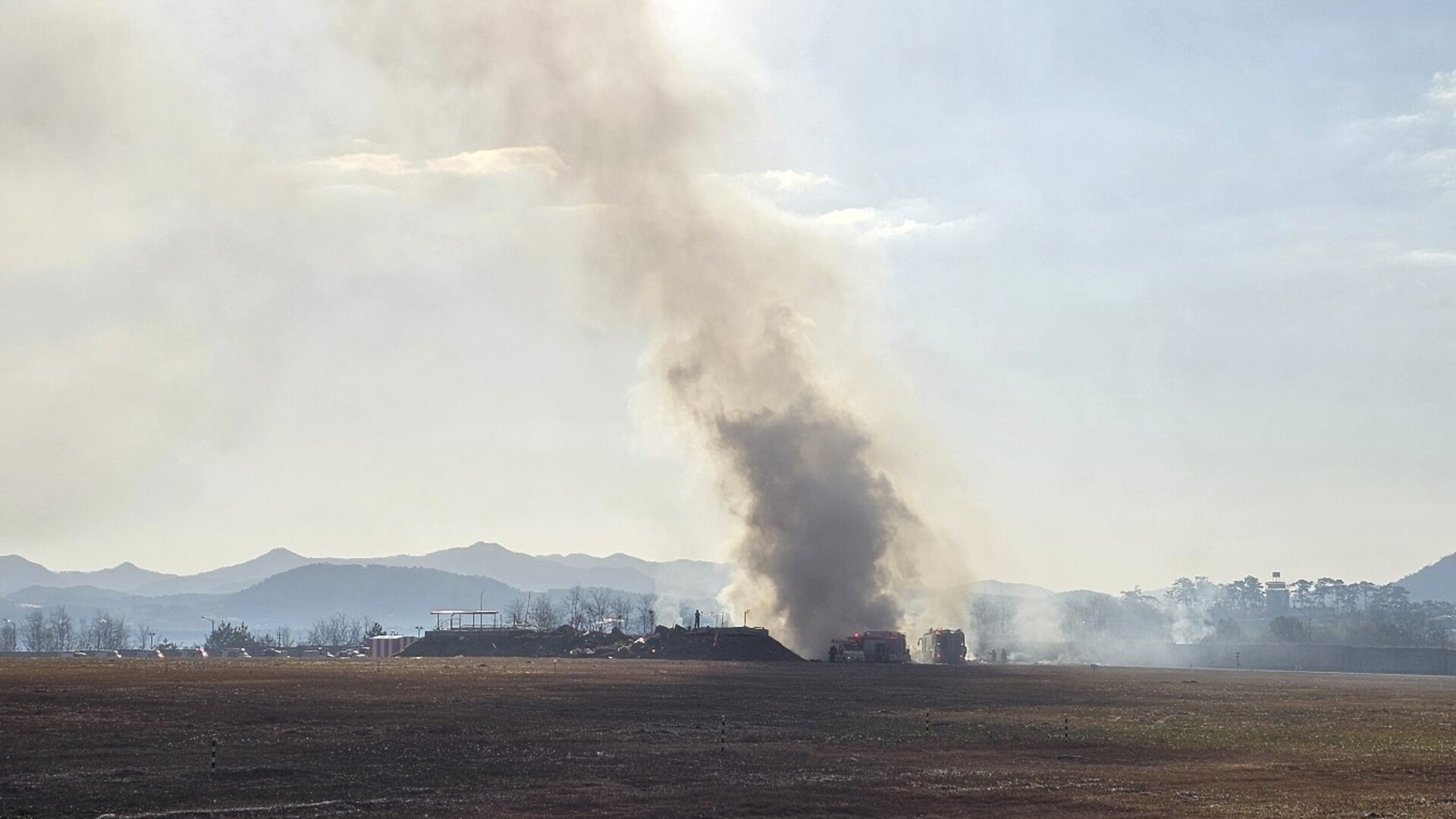 Death toll rises to at least 151 after plane crash in South Korea