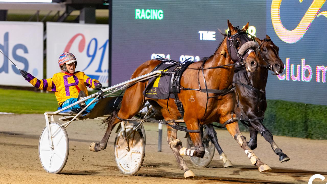 Catch A Wave racing to Miracle Mile glory at Menangle Picture: Pacepix/Club Menangle