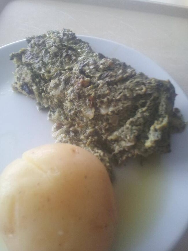 Jody Heard said she was served up this spinach and cheese slice which tasted “vile”, Picture: Facebook