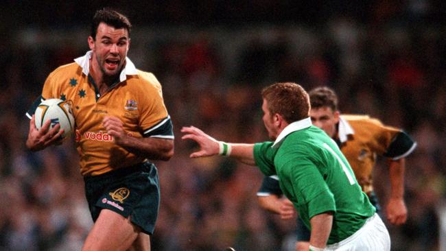 Wallabies winger Joe Roff wearing the 1999 version of the Test jersey with the Southern Cross on the chest