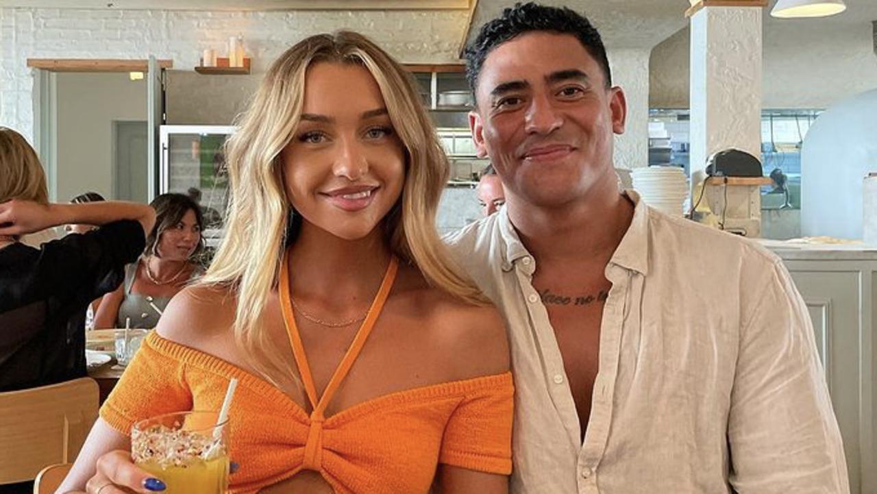 Influencer Sammy Robinson has broken up with boyfriend Jordan Simi, who is trying to win her back.