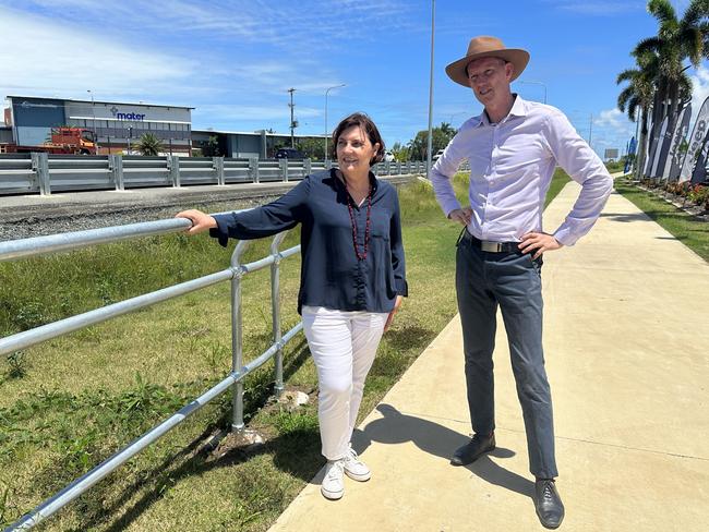 Mackay MP Julieanne Gilbert and Queensland transport minister Mark Bailey speak about road upgrades next to the Bruce Highway in Mackay, January 19, 2023. Photo: Heidi Petith