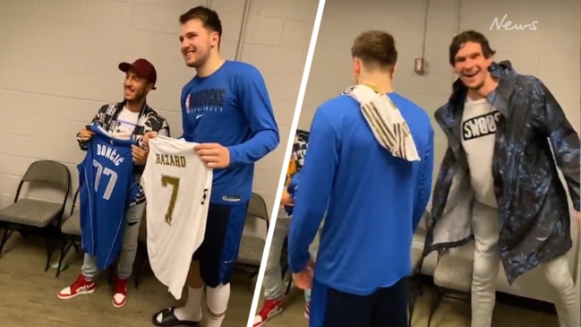 Dallas Mavericks players make soccer star look tiny