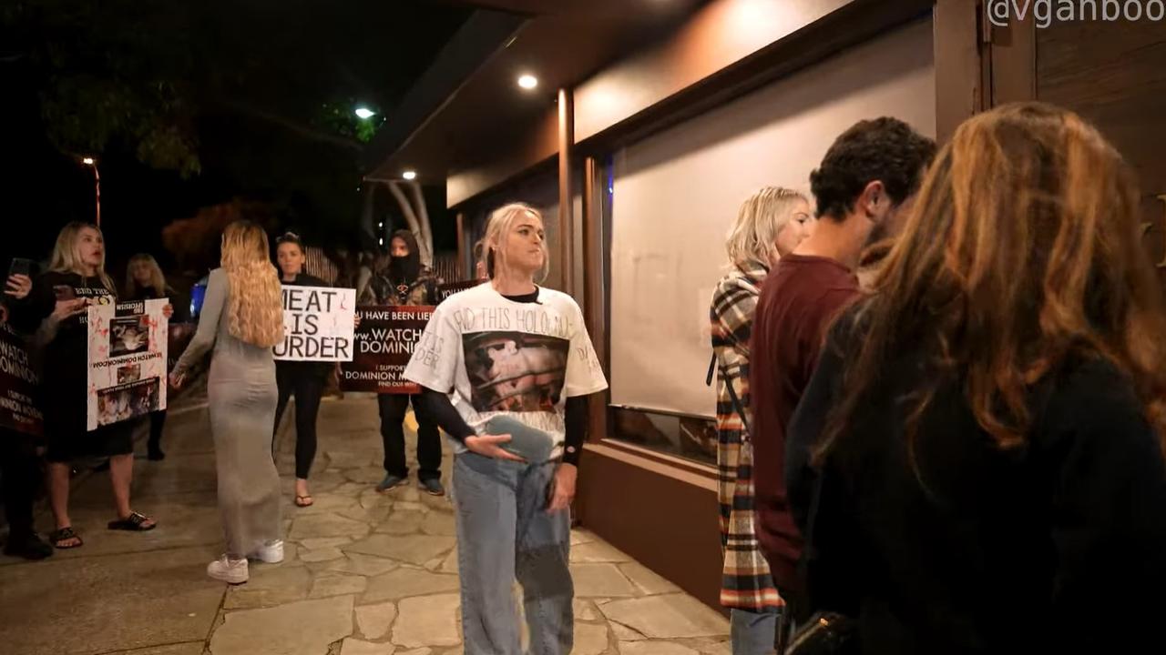 Vegan activist Tash Peterson abuses families in a seafood restaurant in  Fremantle, Perth