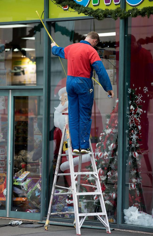 Panes of glass cracked in Wellington. Picture: AFP PHOTO / Marty Melville