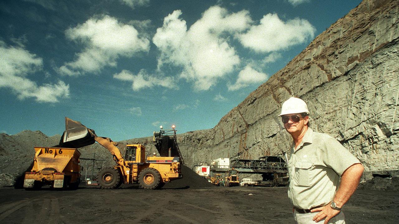 Qld Moura Mine operations - Ray Gardner inspecting coal mining highwall project./Coal/Mineral/resources