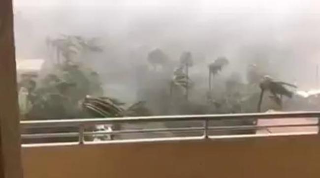 Cyclone Debbie hits Hamilton Island