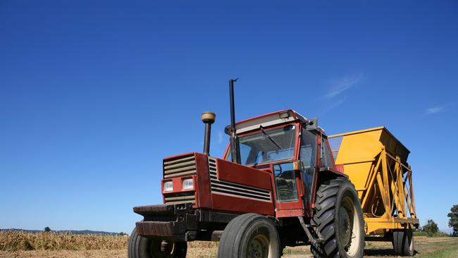 Australian agribusiness companies are lagging behind those overseas and ASX-listed companies in other sectors when it came to the reporting of social and nature risks.