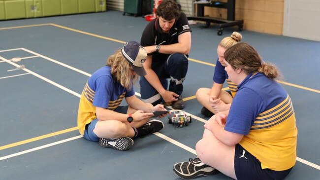 Grade 10 Students from Middlemount Community School being STEM Tradies for a day on Tuesday, 25 October, 2022, with staff from Anglo American.