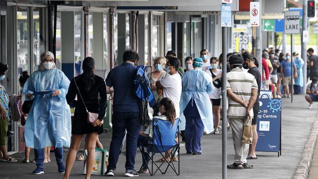 Brisbane residents queuing for testing at the Mater Hospital. Picture: NCA NewsWire/Josh Woning