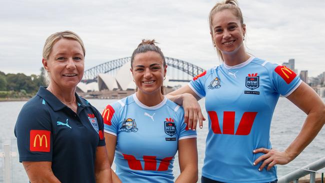 SYDNEY, AUSTRALIA - NewsWire Photos JANUARY 25, 2024: NSW Sky Blues coach Kylie Hilder, Sky Blues representatives Millie Elliott and Kezie Apps during a sponsorship announcement on Thursday. Picture: NCA NewsWire / Nikki Short