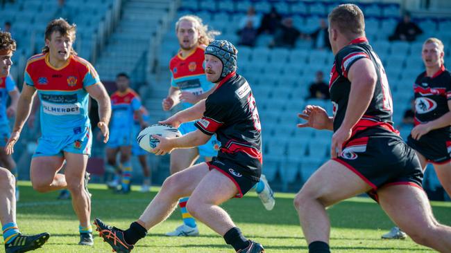 Max Devlin looking to pass. Picture: Thomas Lisson